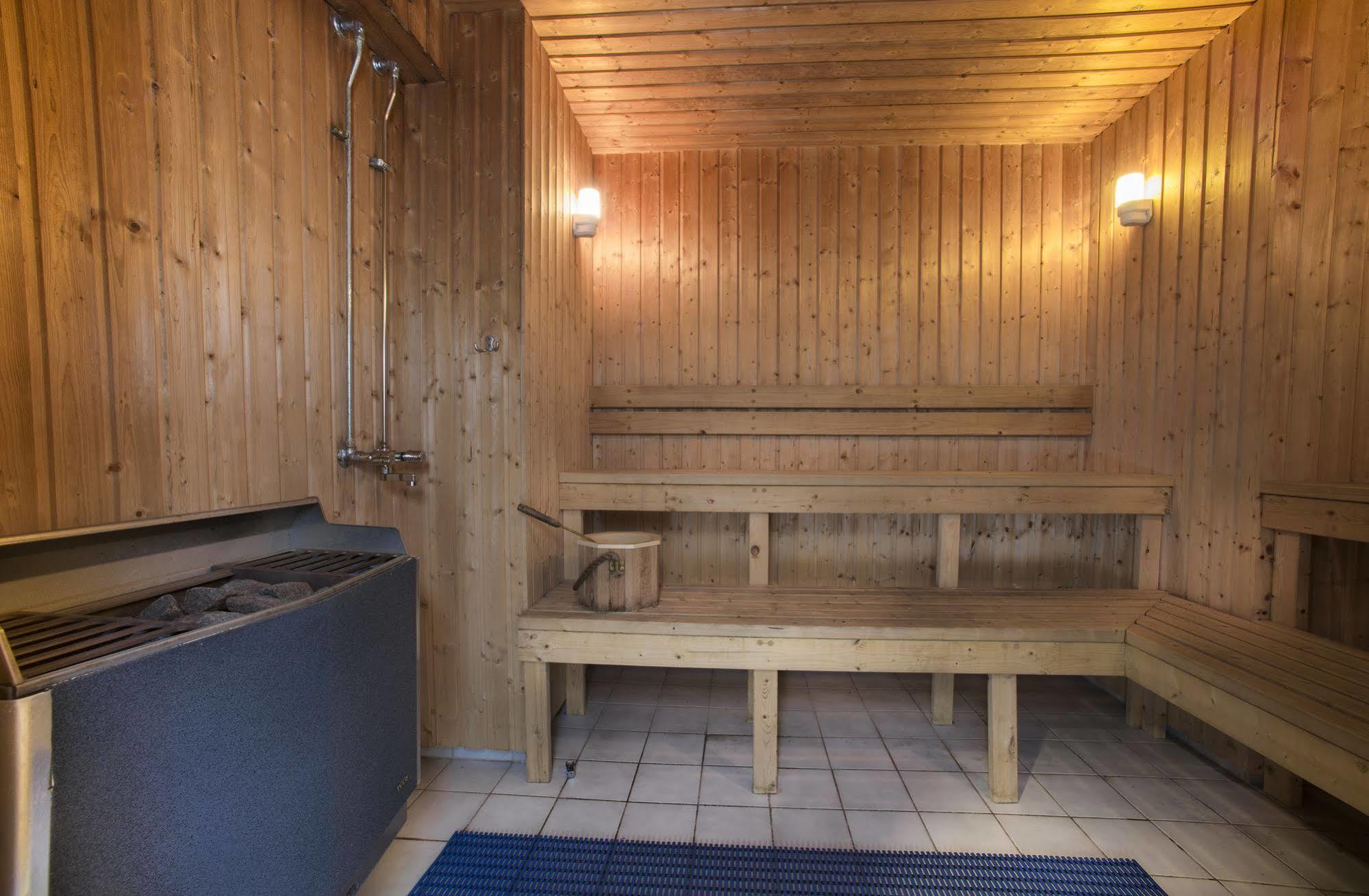Home Hotel Park ハルデン エクステリア 写真